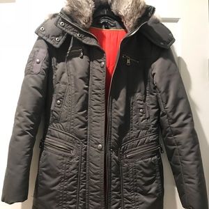 Super warm jacket with removable fur lined hood